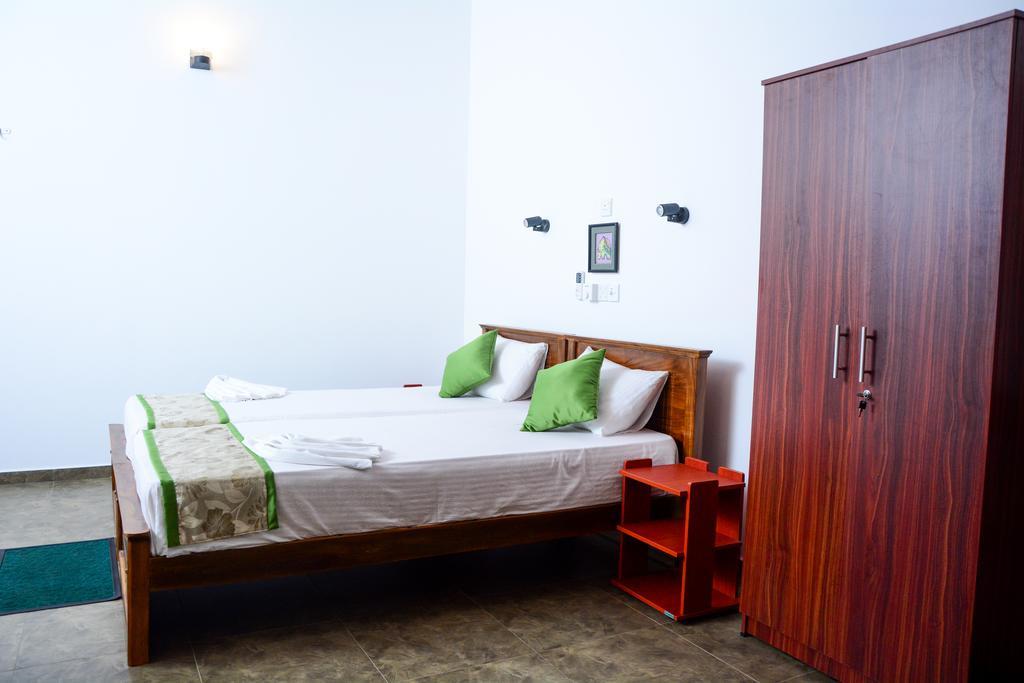 Villa Shanaya Hikkaduwa Bagian luar foto