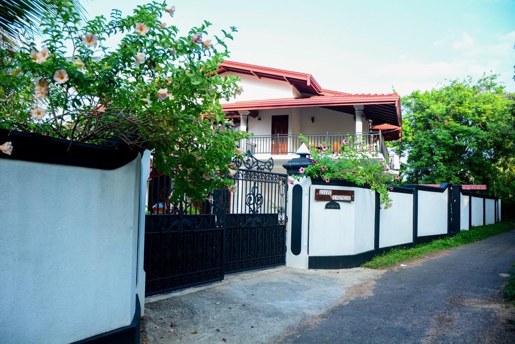 Villa Shanaya Hikkaduwa Bagian luar foto