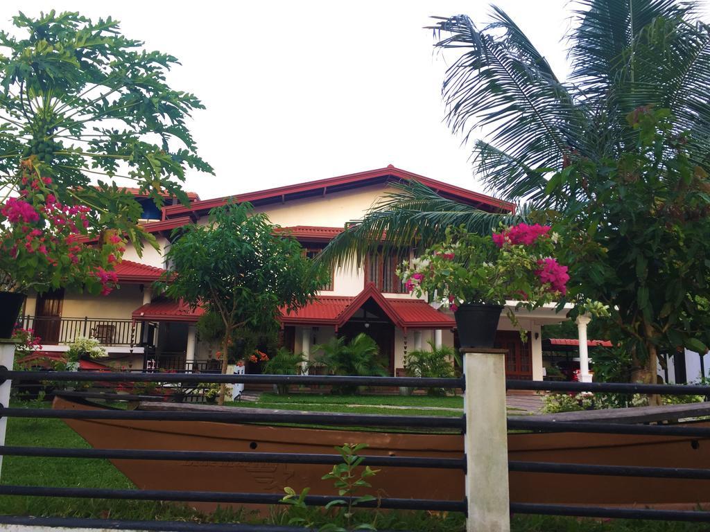 Villa Shanaya Hikkaduwa Bagian luar foto