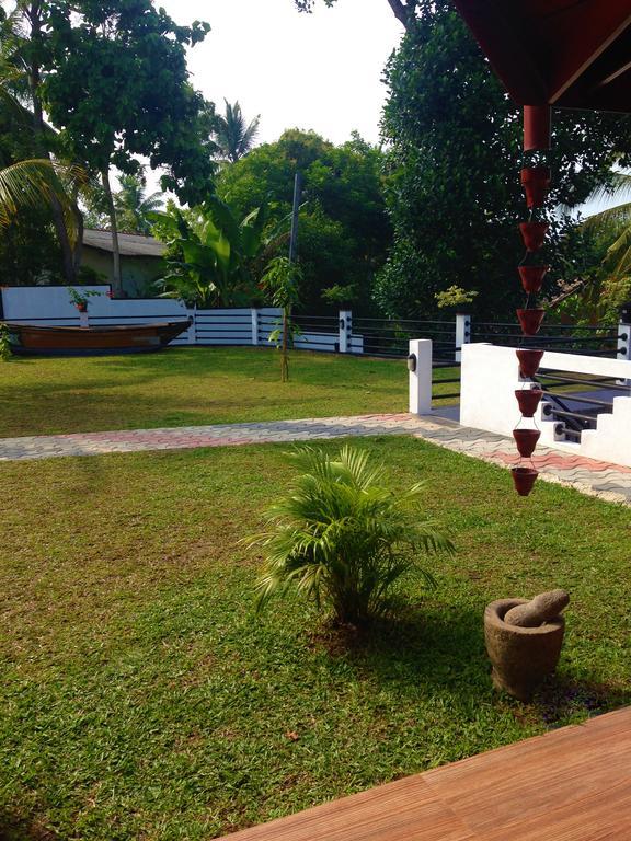 Villa Shanaya Hikkaduwa Bagian luar foto