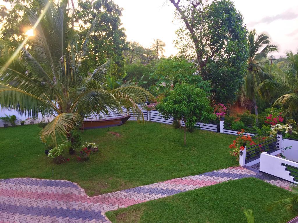 Villa Shanaya Hikkaduwa Bagian luar foto