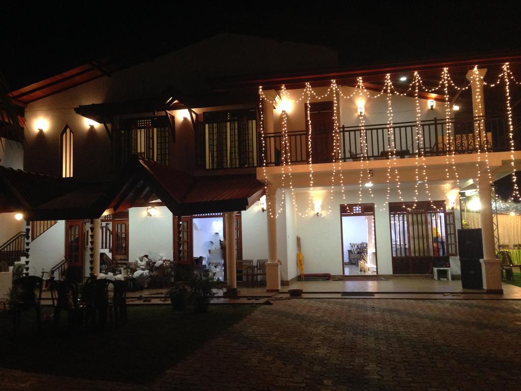 Villa Shanaya Hikkaduwa Bagian luar foto