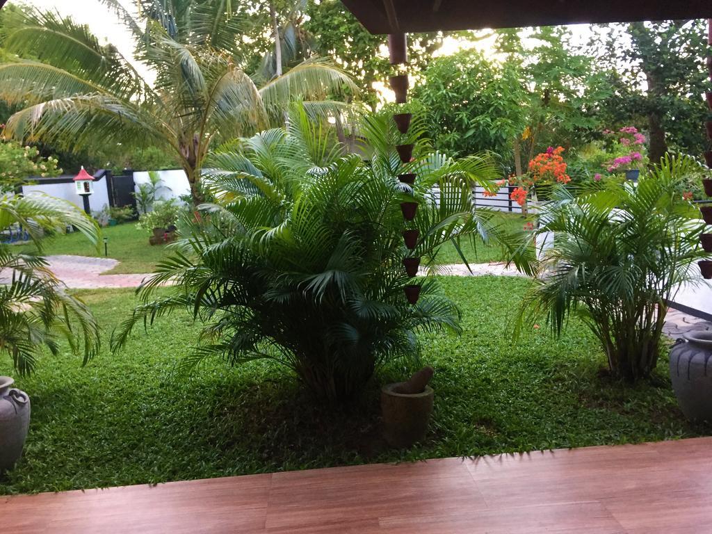 Villa Shanaya Hikkaduwa Bagian luar foto