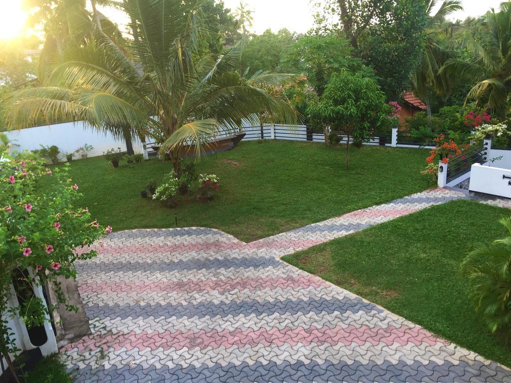 Villa Shanaya Hikkaduwa Bagian luar foto